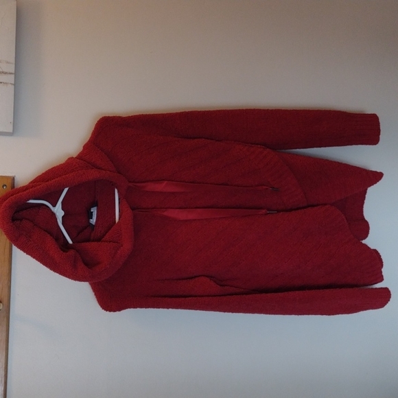 SIMPLY VERA PULL-OVER HOODIE SWEATER. VERY GOOD CONDITION. ANGLED BOTTOM FRONT- - Picture 2 of 8